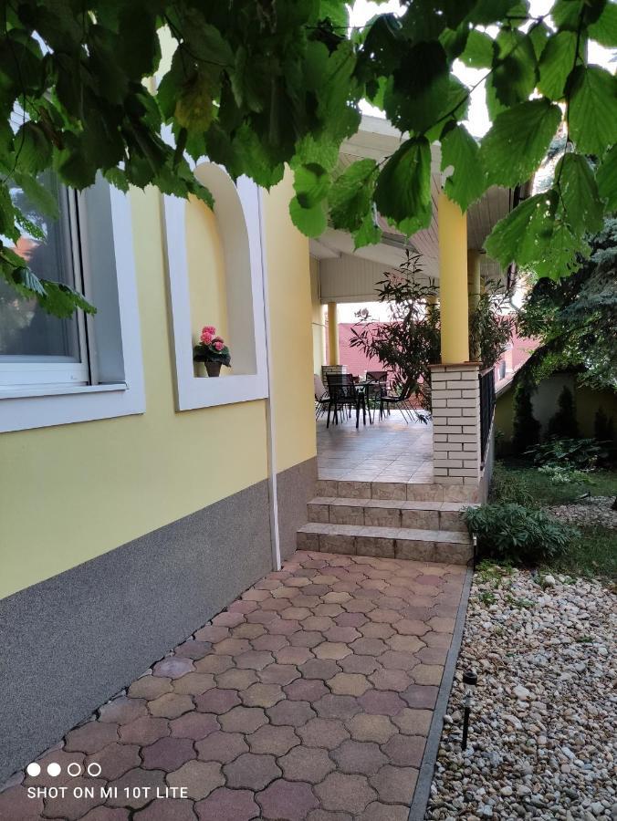 Szitakoeto Apartman Eger Eksteriør billede